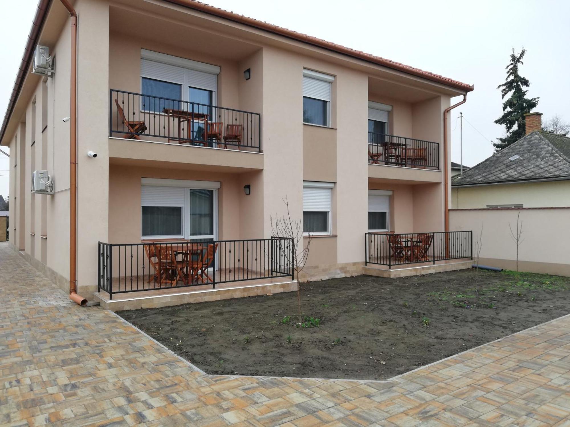 Imola Es Andrea Apartmanhaz 3 Hajdúszoboszló Exterior foto